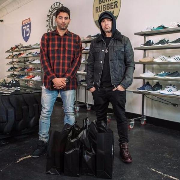 Eminem 上Sneaker Shopping 談鞋經！買五雙鞋只花了他...