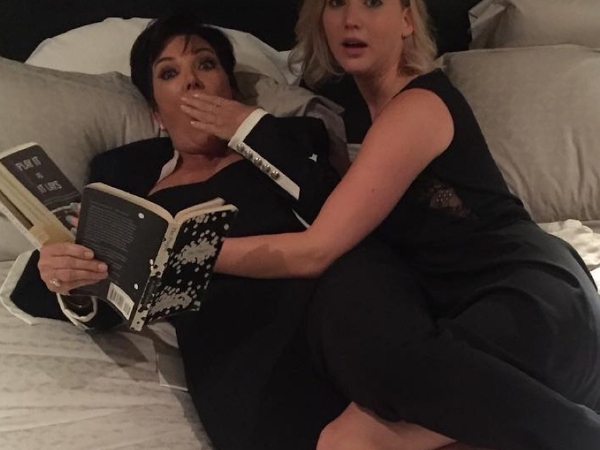 Jennifer Lawrence 送給 Kris Jenner 的聖誕禮物,絕對會令人啼笑皆非!