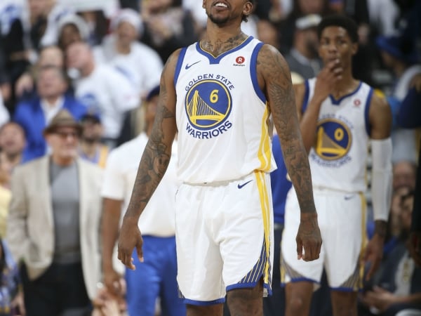 聖誕大戰花絮！Nick Young 腳下這雙球鞋可讓不少了老鞋迷抖了一下啊