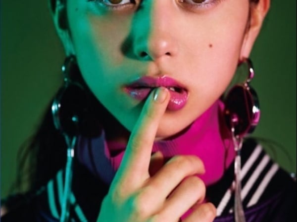 老佛爺也愛她？「厭世接班人」中條彩未，絕對是你下一個必追的 Icon ！