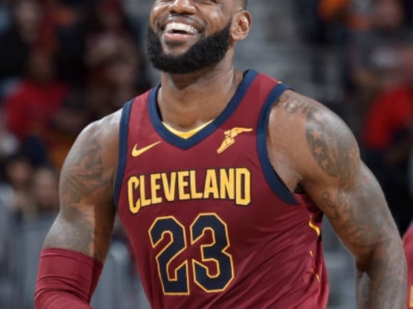 平均每場進帳好幾百萬！2017 NBA 球員總收入生死鬥 Top 10　網友：他們還缺家庭幫傭嗎？