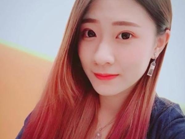 正妹網紅「球球」痛到爆哭，飆淚完成人生里程碑，網友心疼：我的心更痛！