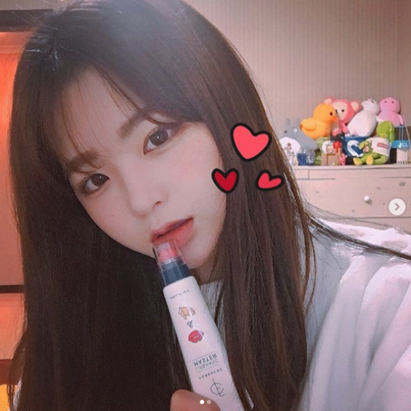 在韓國網絡人氣高企！這款唇膏 + 護手霜的二合一，最適合愛方便的你！