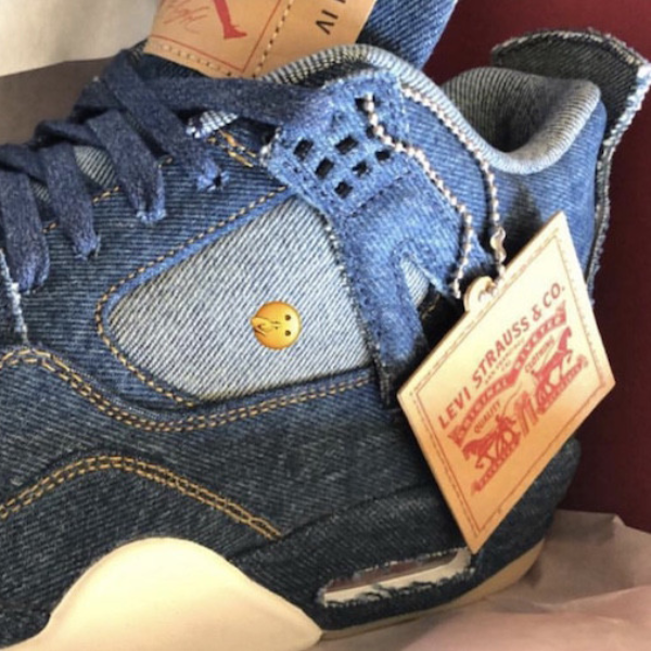 竟連吊牌也是皮標做的！Levi's x JORDAN 4 確定發售日期公開
