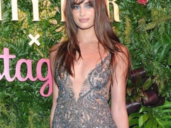 美麗至極！「史上最年輕的維密天使」 Taylor Hill「精靈鏤空裝」驚艷IG時尚派對！
