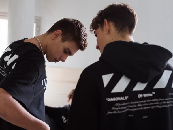 OFF-WHITE c/o Virgil Abloh™ "For All" 別注系列,1月11日發售!