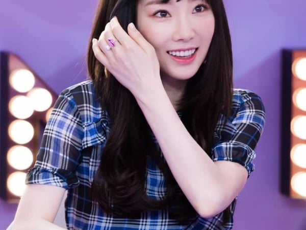 休息後再出發！「少女時代」太妍「輕奢風」亮相，少女心趣味會歌迷！