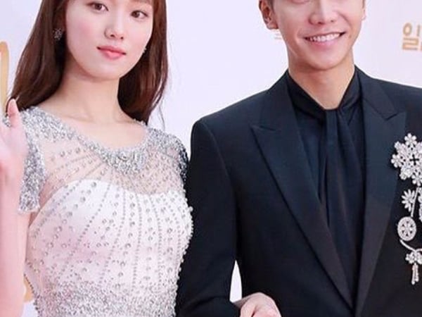 太好看！「最美妖精」李聖經披婚紗與「超狂悟空」李昇基連袂主持金唱片獎！