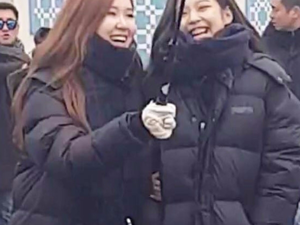 超級潮！ BLACKPINK 「羽絨衣秀球鞋」遊樂園拍《BLACKPINK HOUSE》好興奮！