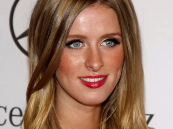 好美！「地表最強千金」 Nicky Hilton  「雨中時尚」漫步紐約街頭！美得像拍電影！