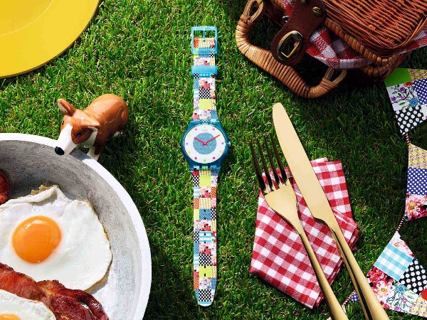 Swatch 2018 春夏時尚翻玩英倫經典 打造台北最新打卡潮點！ Brit-In 雙層巴士街頭開跑