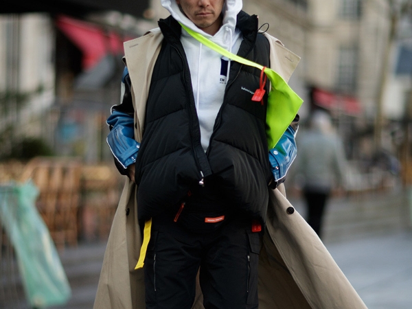 〔寒著男子〕寒流穿搭搞不定?不妨看看 OFF-WHITE 秋冬發布會街拍特輯找靈感吧