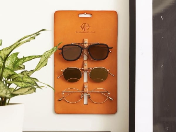 the WAREHOUSE optical Taipei 正式推出全牛皮眼鏡掛牆架！放在家超牛B的！
