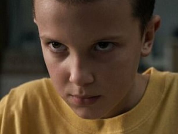 撞臉娜塔莉波曼!《怪奇物語》Millie Bobby Brown 激似年輕娜塔莉,網友:是失散多年的姐妹吧!