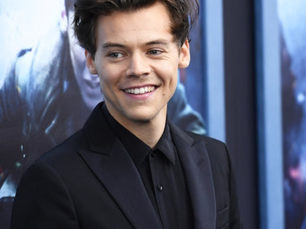 007 電影老闆欽點 Harry Styles 能接任下一任龐德　英國網友大喊：絕對不行！