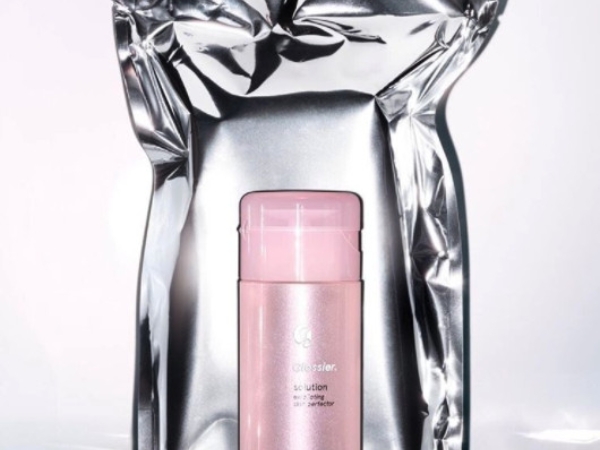 Glossier 推出針對暗瘡皮膚的新產品，可以還你白滑無瑕的肌膚！