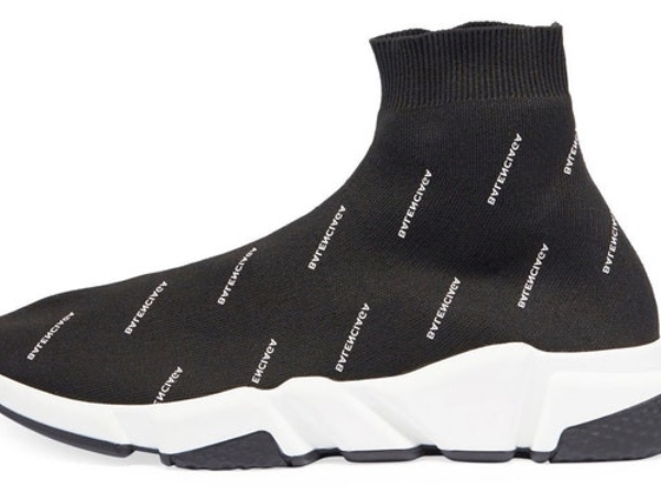 〔完售oops〕你發現些微的變化嗎？Balenciaga 推出全新  Speed Trainer 除了滿版 Logo 竟暗藏玄機⋯⋯