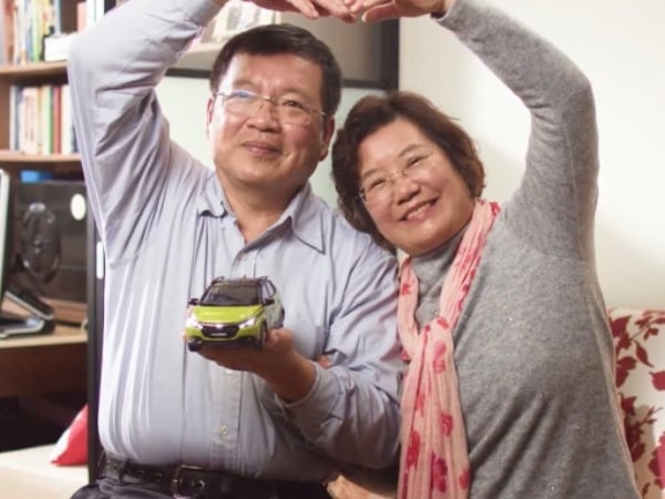 真正的「探險活寶」在此！年過50的超恩愛夫妻檔，看他們維繫熱情、帶著愛車去冒險！