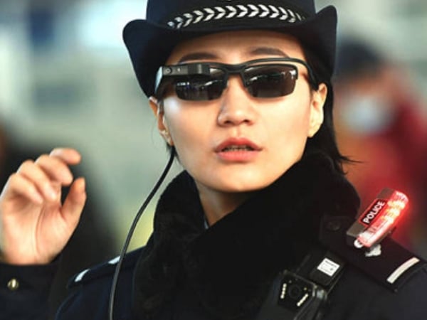 全民「被監視時代」來臨 人臉辨識眼鏡讓你無處逃