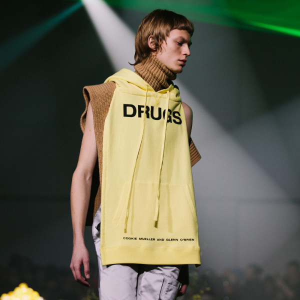 「 Youth In Motion 」崛起！解析暗藏 Raf Simons 2018 秋冬系列背後「青少年毒品濫用」現象！