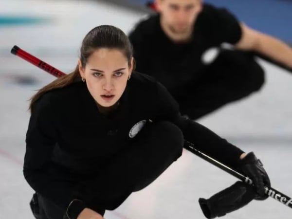 冬奧正妹冰壺選手 Anastasia Bryzgalova 爆紅 漂亮眼睛加模特兒身材引觀眾痴狂!