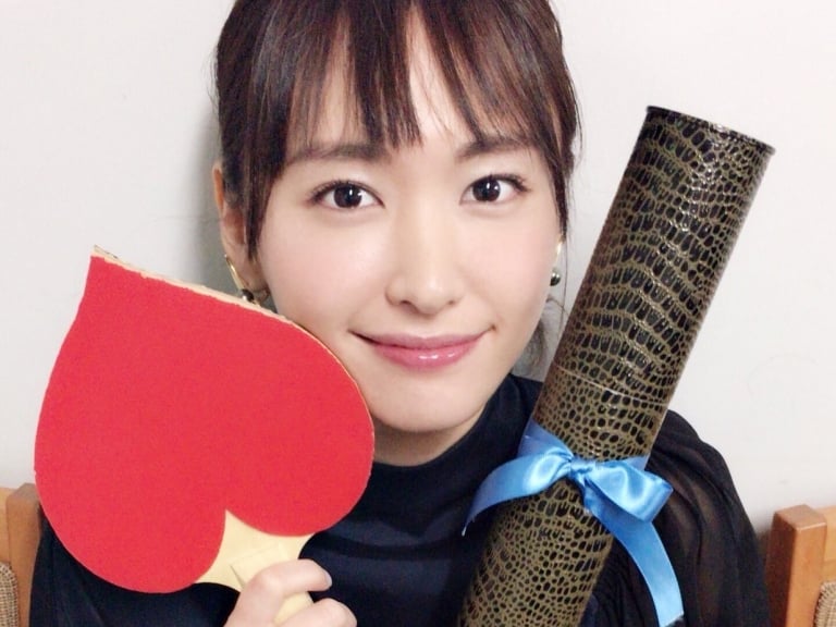 新垣結衣相隔 10 年拿下最佳女優賞，背後的「小故事」令全場動容！