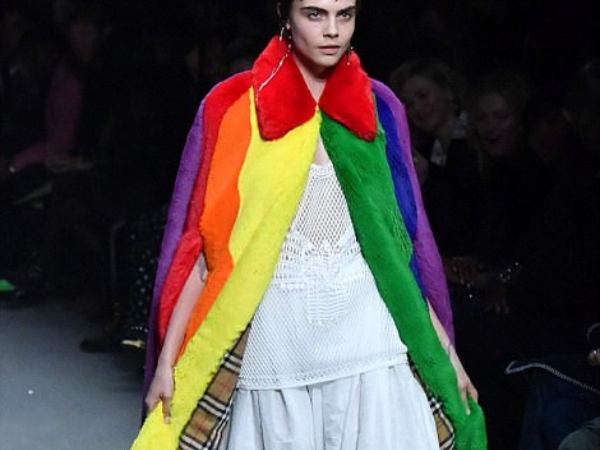 英國超模 Cara Delevingne 重返伸展台 成為 Burberry 力挺 LGBT 領頭人物!
