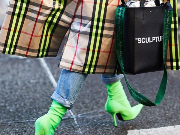 #LFW 各界街頭型人都追捧「Burberry Nova Check」大熱！這波風潮你，跟上了嗎？