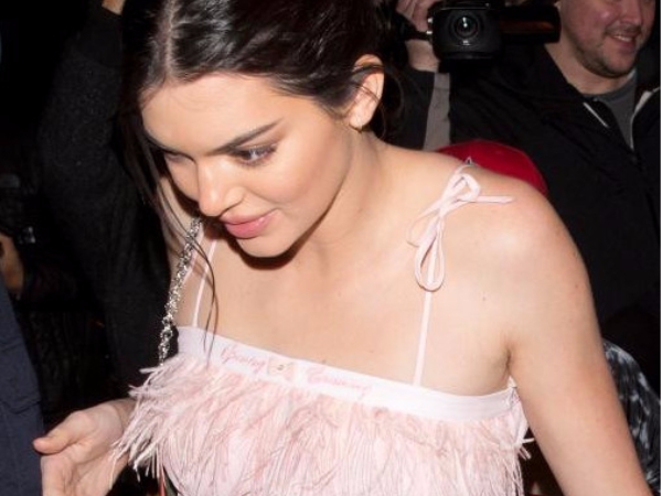 有錢就是任性?第一超模Kendall Jenner 缺席時裝周,街頭穿小可愛大秀腹肌!