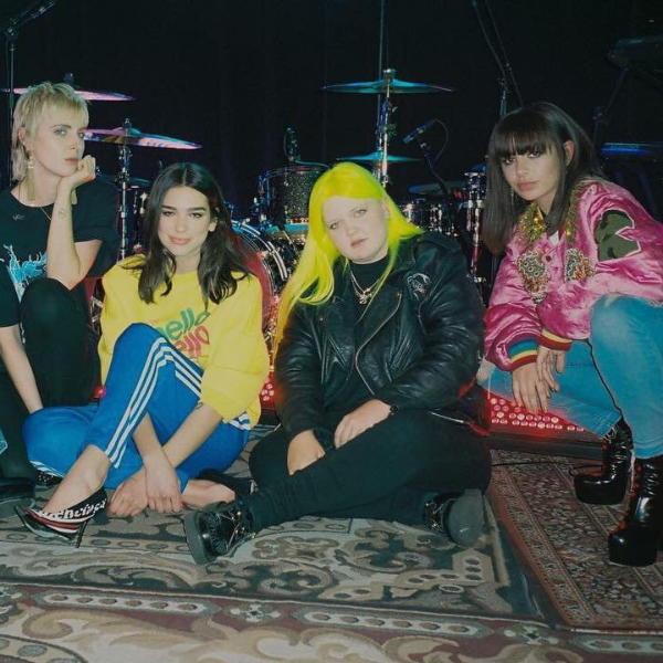 必聽！杜娃黎波新單〈IDGAF〉　背景竟找來Charli XCX、Zara Larsson伴唱團！