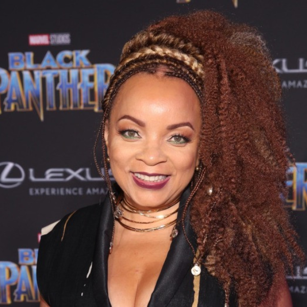 窩裡反？《黑豹》服裝設計師戰袍設計靈感居然來自 DC 這位英雄！