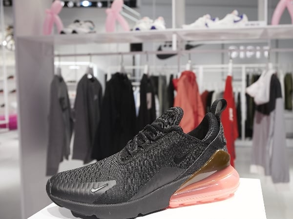 堪稱「 Air Max 系列最厚 3.2 cm 氣墊」 —— Nike Air Max 270 率先曝光！