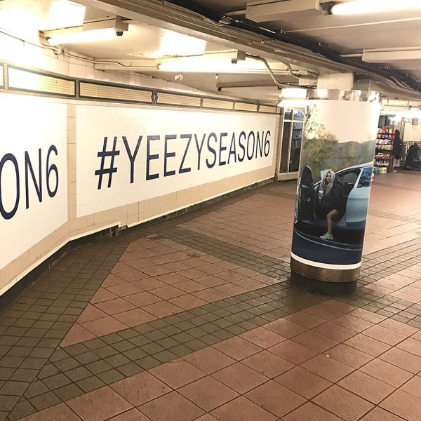 Yeezy Season 6 紐約地鐵超狂宣傳廣告　網友：肯伊真是愛妻狂魔！