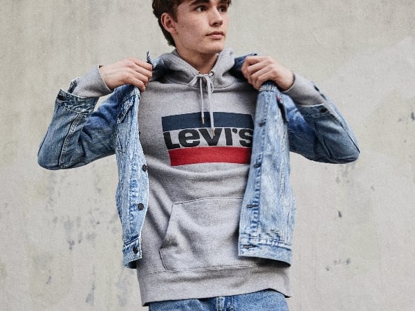 LEVI'S®全新 SPORTSWEAR 系列 X 潮鞋命定 512TM 錐形褲全新 3 色 Logo 復刻經典美式運動精神  開啟春日休閒潮流新紀元