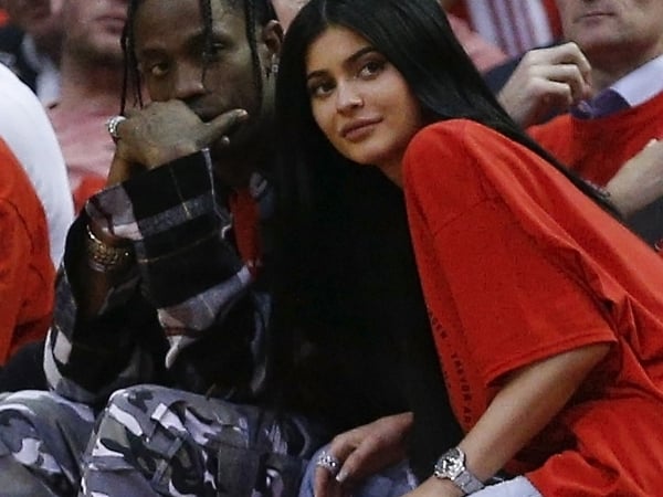 新手媽媽的禮物！Travis Scott 送了價值 140 萬美元的「稀有大禮」給 Kylie Jenner！