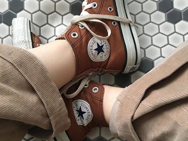 【懂玩青年】這些都是褪來的？ 4 款「經典 converse 鞋款」浸泡後顏色激美！
