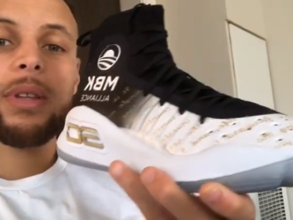 暖心指數爆表！咖哩小子比賽著上這雙神秘 Curry 4　竟與歐巴馬創立的慈善機構有關？