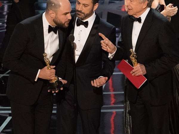 Jimmy Kimmel 自嘲去年奧斯卡頒獎烏龍　「喊到你名字時，請稍微等一等再上台」！