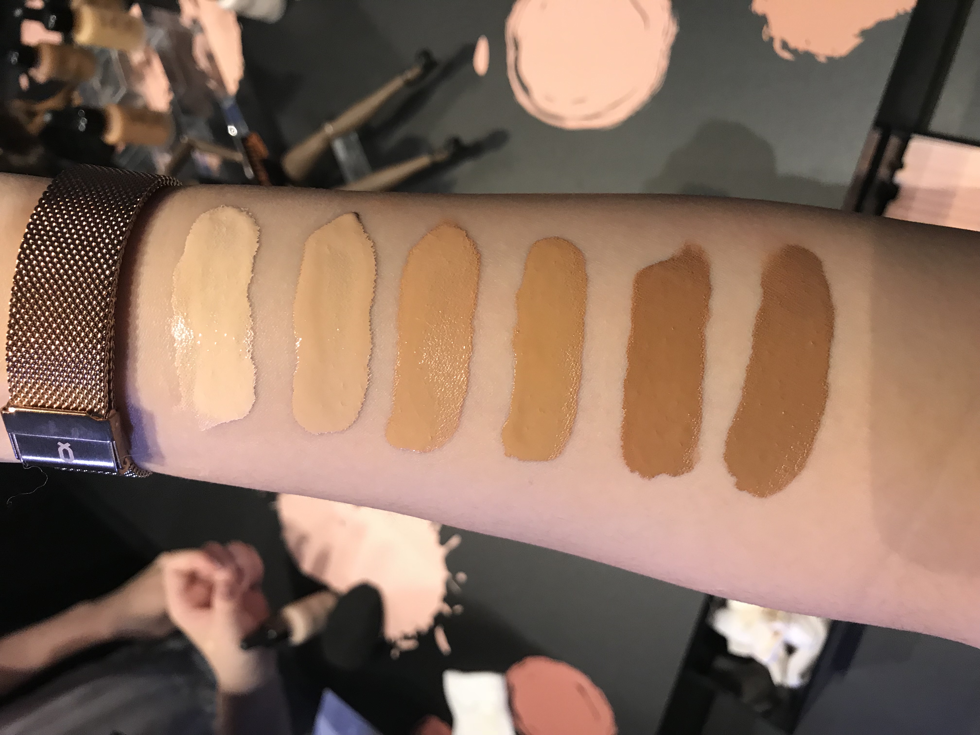 粉體超親膚！歐美開架牌 NYX 熱賣的「水感粉底」再加 6 色！