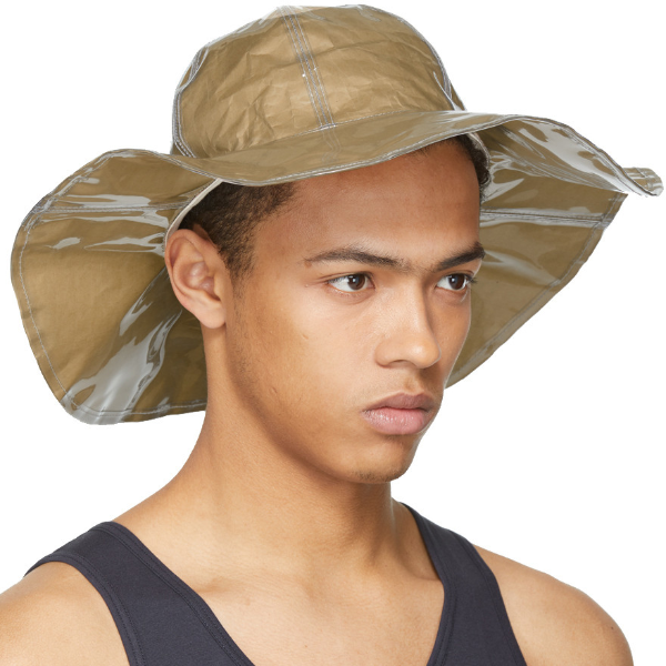 〔春搭良品〕今春最「牛」帽款！這頂 CDG「牛皮紙」製成的漁夫帽　你會買單嗎？