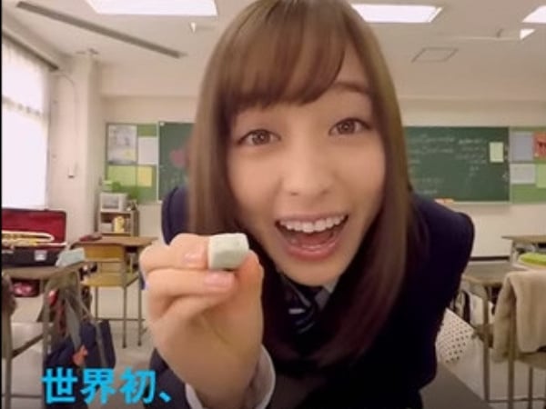 橋本環奈餵你吃糖糖!日本 4D 穿戴裝置讓你體驗「滿口爆炸的幸福感」