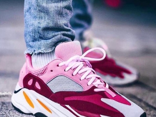 今年春夏就等這雙！YEEZY BOOST 700 將推出夢幻粉配色？