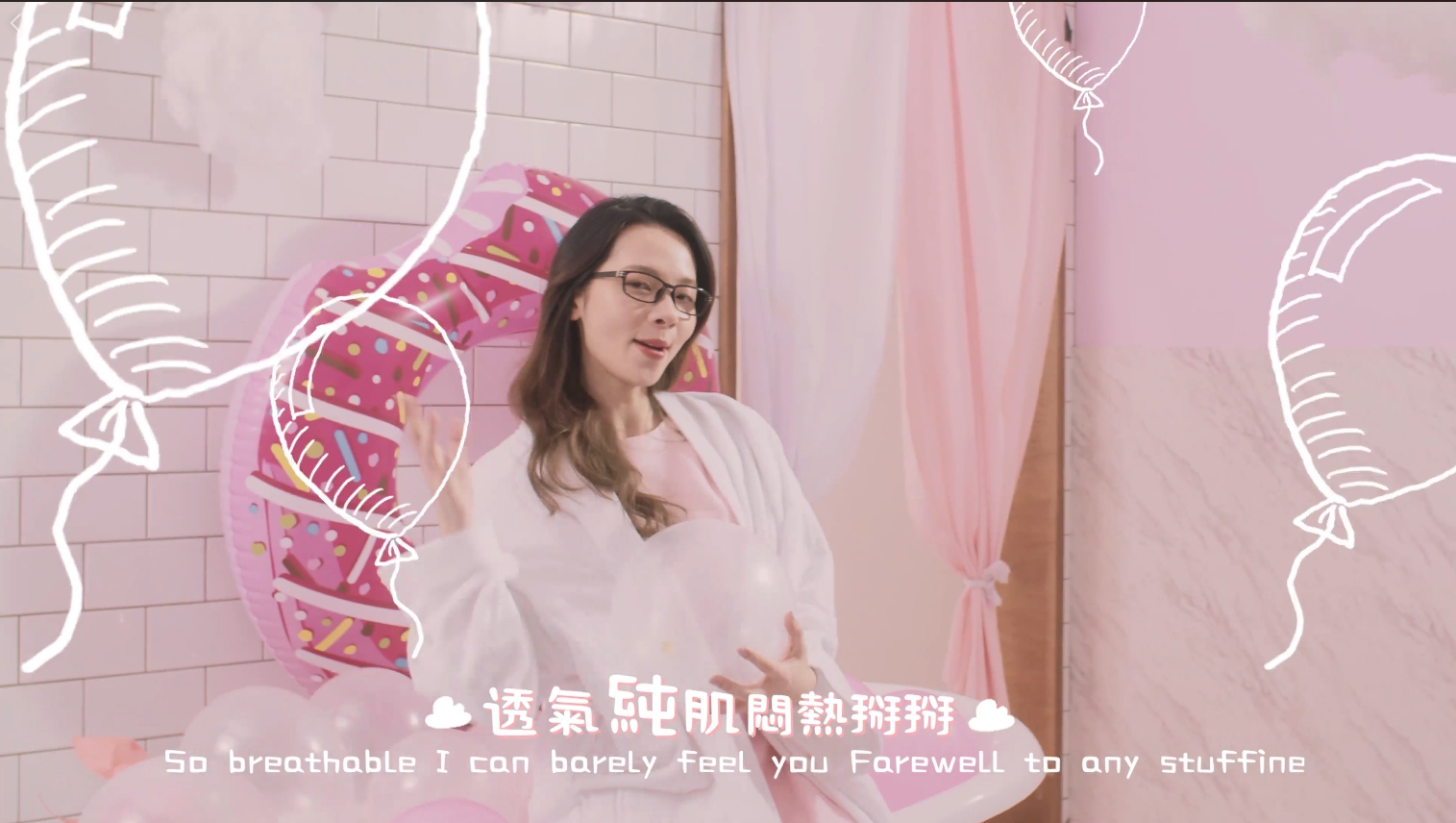 人氣女神『滴妹』粉紅小洋裝啾咪耍萌大放送 粉絲驚喜：哇，拍廣告了！