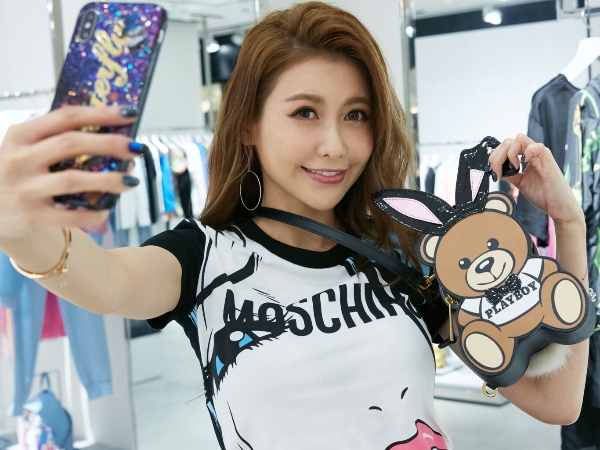 越怪奇越愛!MOSCHINO 與視覺藝術家 Ben Frost 合作 重新玩轉「MOSCHINO EYES」 經典系列