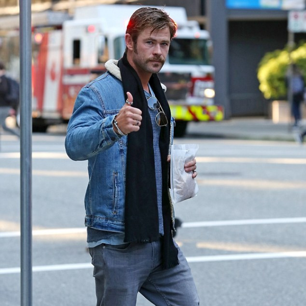 克里斯漢斯沃八字鬍造型現身，與美國隊長克里斯伊凡新戲撞臉！