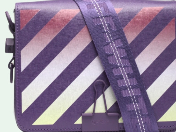才剛買又推新色？Off-White 當紅標誌性包款 Binder Clip Bag 再新推「漸變色」