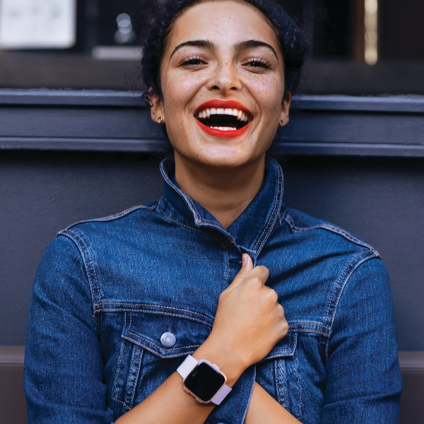 Fitbit 推出眾人皆宜的智慧手錶 Fitbit Versa
