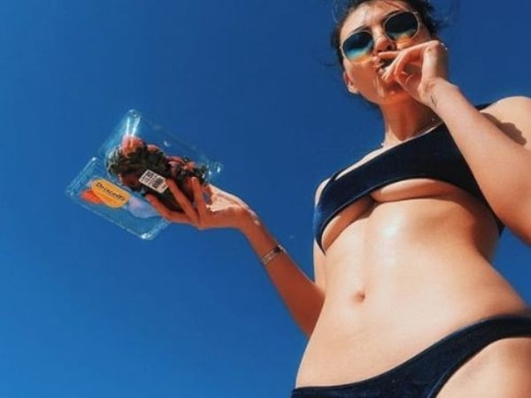 王敏德么女鍾意好身材！老爸怕女兒被人看