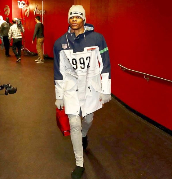 球員通道秀穿搭!Westbrook 著用去年爆款神鞋客場挑戰暴龍隊