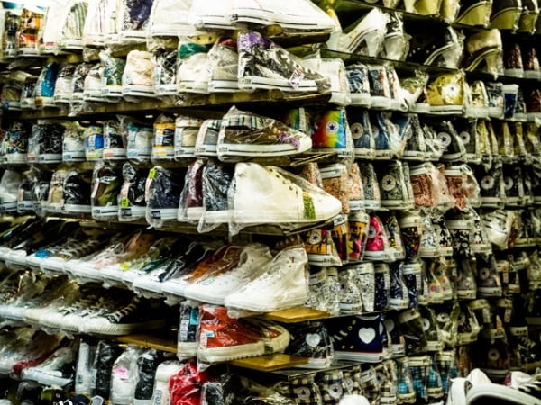 好想去！鞋迷口中的「日本 Converse 聖地」　店內竟有逾 5000 雙各版本任挑選！
